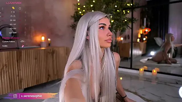 Freechat Serene_Sophiex on StripChat