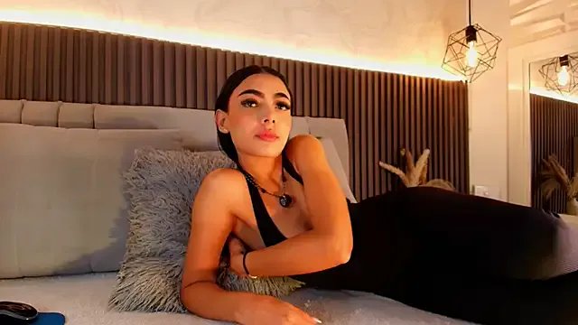 SHANONCLARK — 5 MINUTES TOYS + OIL BODY