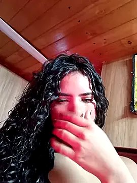 Simone_Miller on StripChat