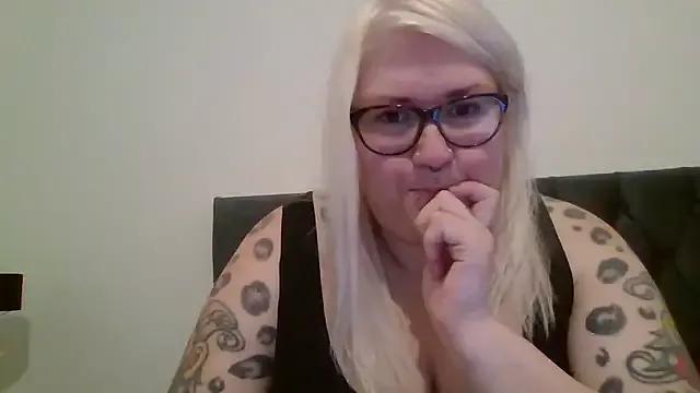 Freechat Sizzling_Indie36 on StripChat