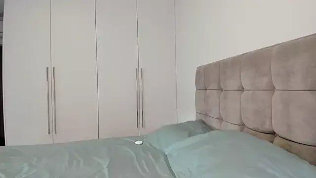 Freechat smileybabe on StripChat