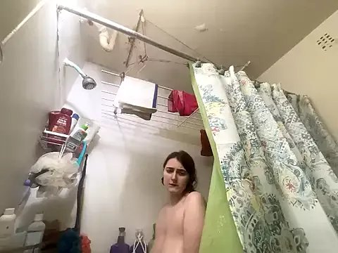 Freechat Snowbunnycake_131 on StripChat