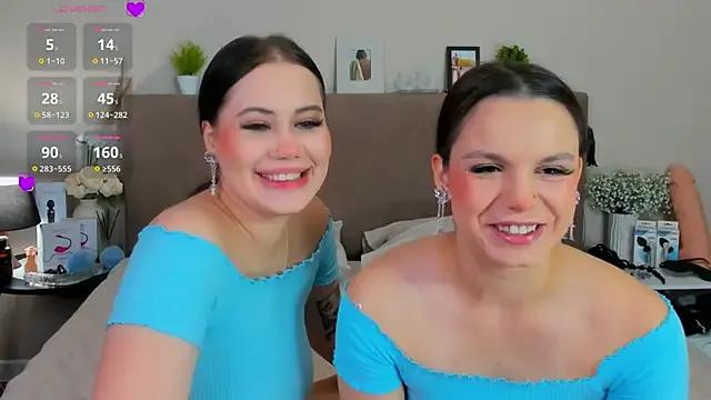 StripChat SoniaCraig is Freechat SoniaCraig — Deep kiss with saliva