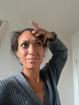 Freechat starrynikki on StripChat