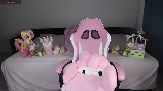 Freechat sweetdollyx on StripChat