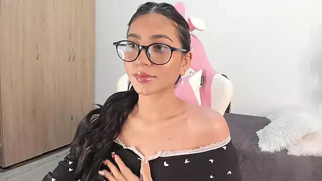Freechat Sweetnaughtygirl_ on StripChat