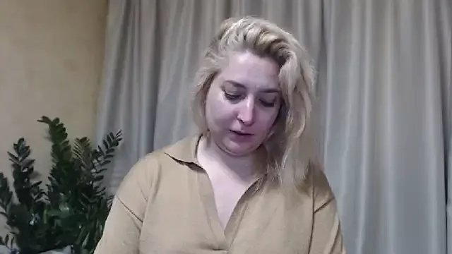 Private sweetpussy13 on StripChat