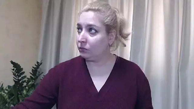 Private sweetpussy13 on StripChat