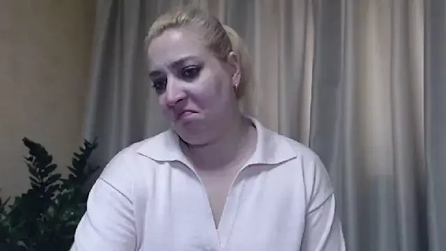 Private sweetpussy13 on StripChat