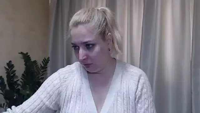 Private sweetpussy13 on StripChat