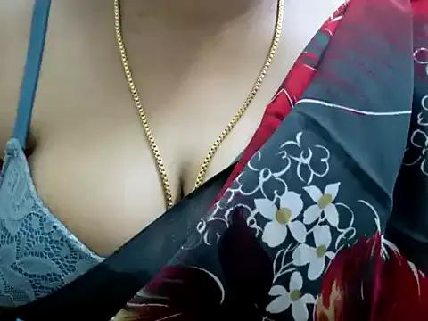 StripChat tamilqueenbaby is Freechat tamilqueenbaby — pussy closeup in cam