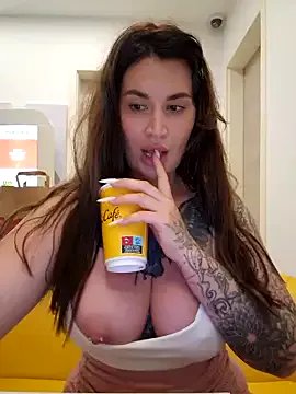 Freechat TattooGirlAlia on StripChat