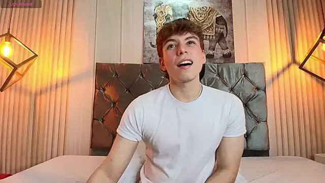 Freechat TaylerWhite on StripChat