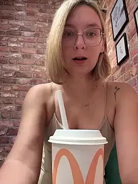 Freechat The_Snowwhitee on StripChat