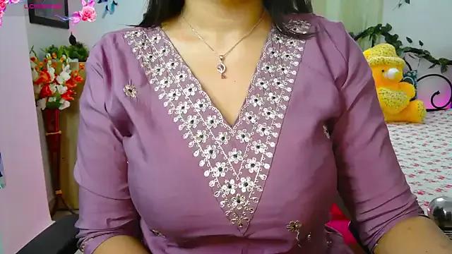 StripChat thyAnvi is Freechat thyAnvi — Chocolate on boobs & navel