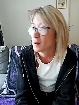 Freechat Timide_girl17 on StripChat