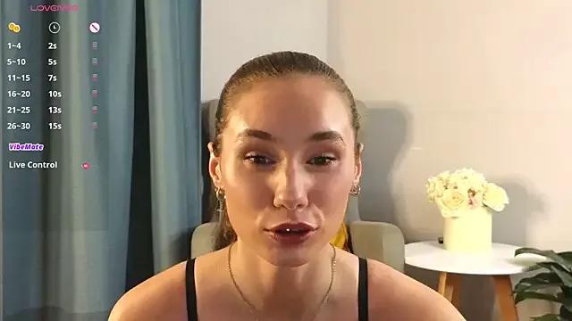 too_sexxxy on StripChat 