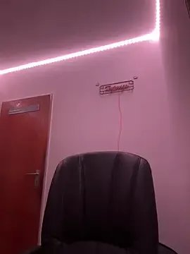 Freechat Toyjungee on StripChat