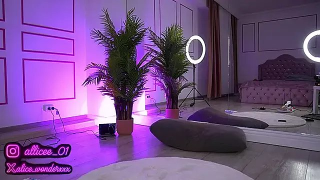 VanessaSimon on StripChat