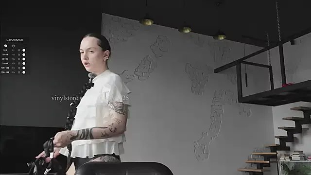 vinylstore on StripChat