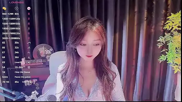 Freechat Yiluo95 on StripChat