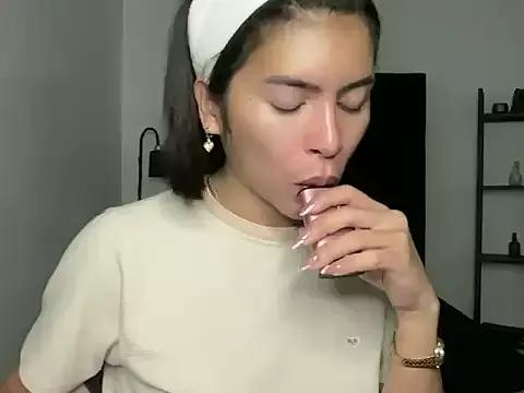 Freechat your_bianca69 on StripChat
