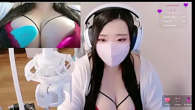 Group yukinko_o_ on StripChat