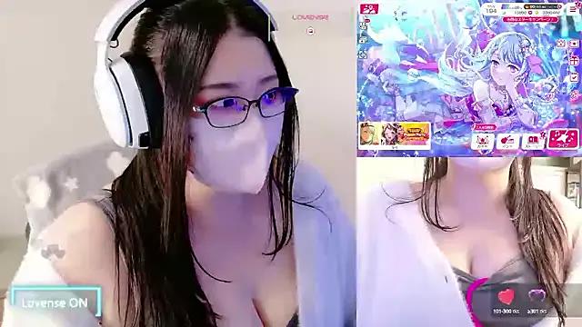 Group yukinko_o_ on StripChat