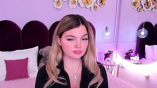 ZaraBloom — something sexy 